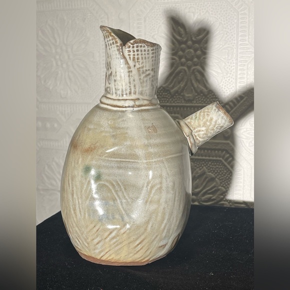 Vintage hand made pottery pitcher - Picture 4 of 16